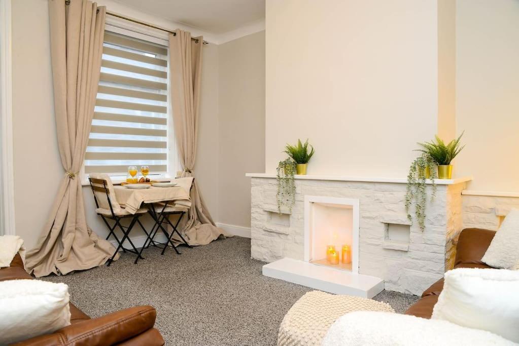Ferienwohnung Delightful 2 Bed Town Centre House, Sleeps 4 Barnsley Exterior foto